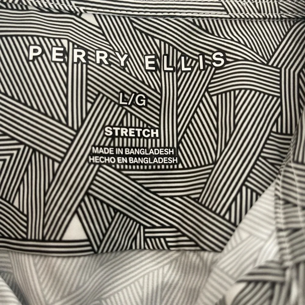 Perry Ellis Men’s longsleeve button‎ down
